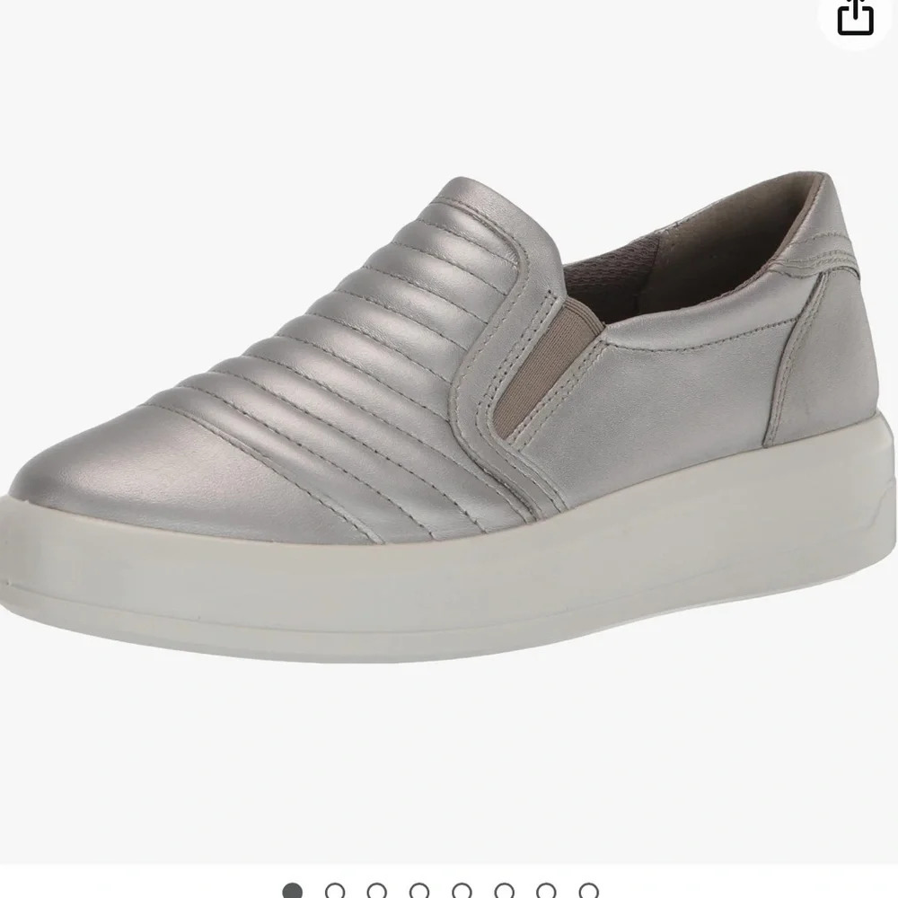 ECCO women's leather soft 9 ii slip on sneaker Size 38 silver excellent cond